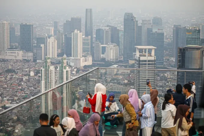 UP at Thamrin Nine Offers Breathtaking Jakarta Sunset Views
