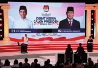 Joko Widodo and Prabowo Subianto Tackle Critical Issues in Spirited Debate