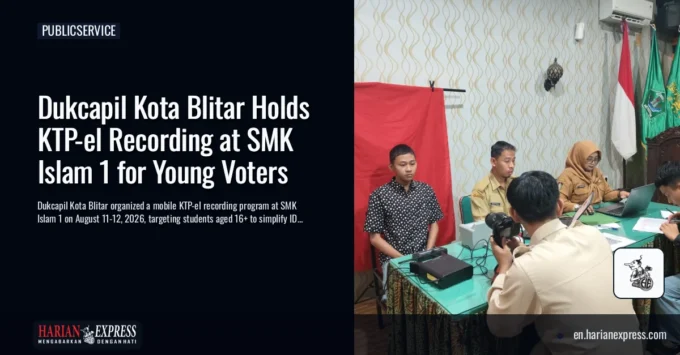 Dukcapil Kota Blitar Holds KTP-el Recording at SMK Islam 1 for Young Voters