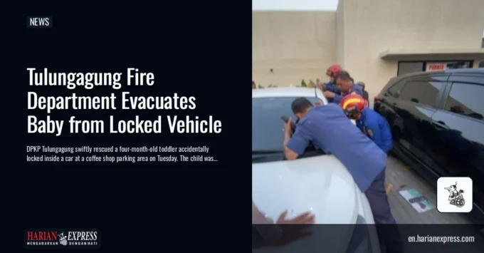 Tulungagung Fire Department Evacuates Baby from Locked Vehicle